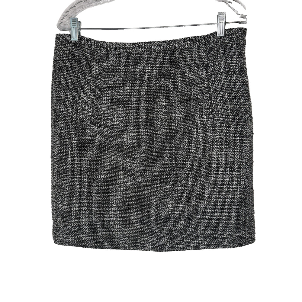 Loft Womenβs Tweed Short Skirt Size 12P Black/White Lined Contour Waist
